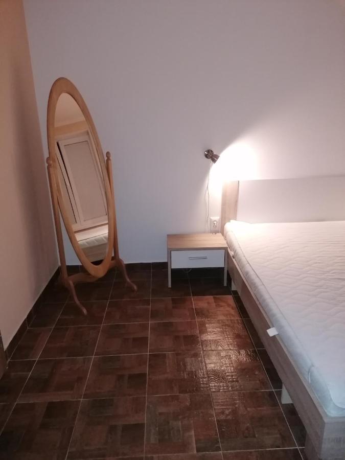 Apartman ชิลินา ภายนอก รูปภาพ