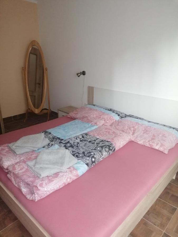 Apartman ชิลินา ภายนอก รูปภาพ