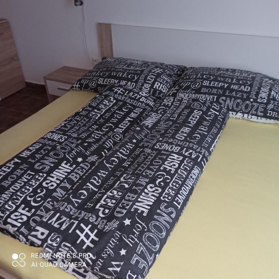 Apartman ชิลินา ภายนอก รูปภาพ